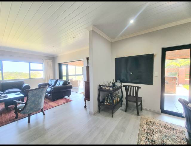 4 BEDROOM HOUSE FOR SALE IN DANA BAY